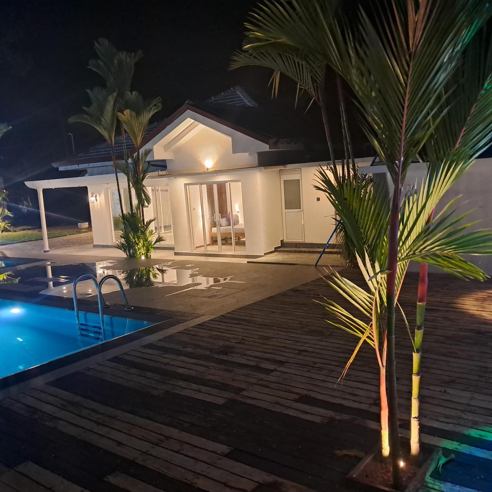 Banco Villa Beruwala Exterior foto
