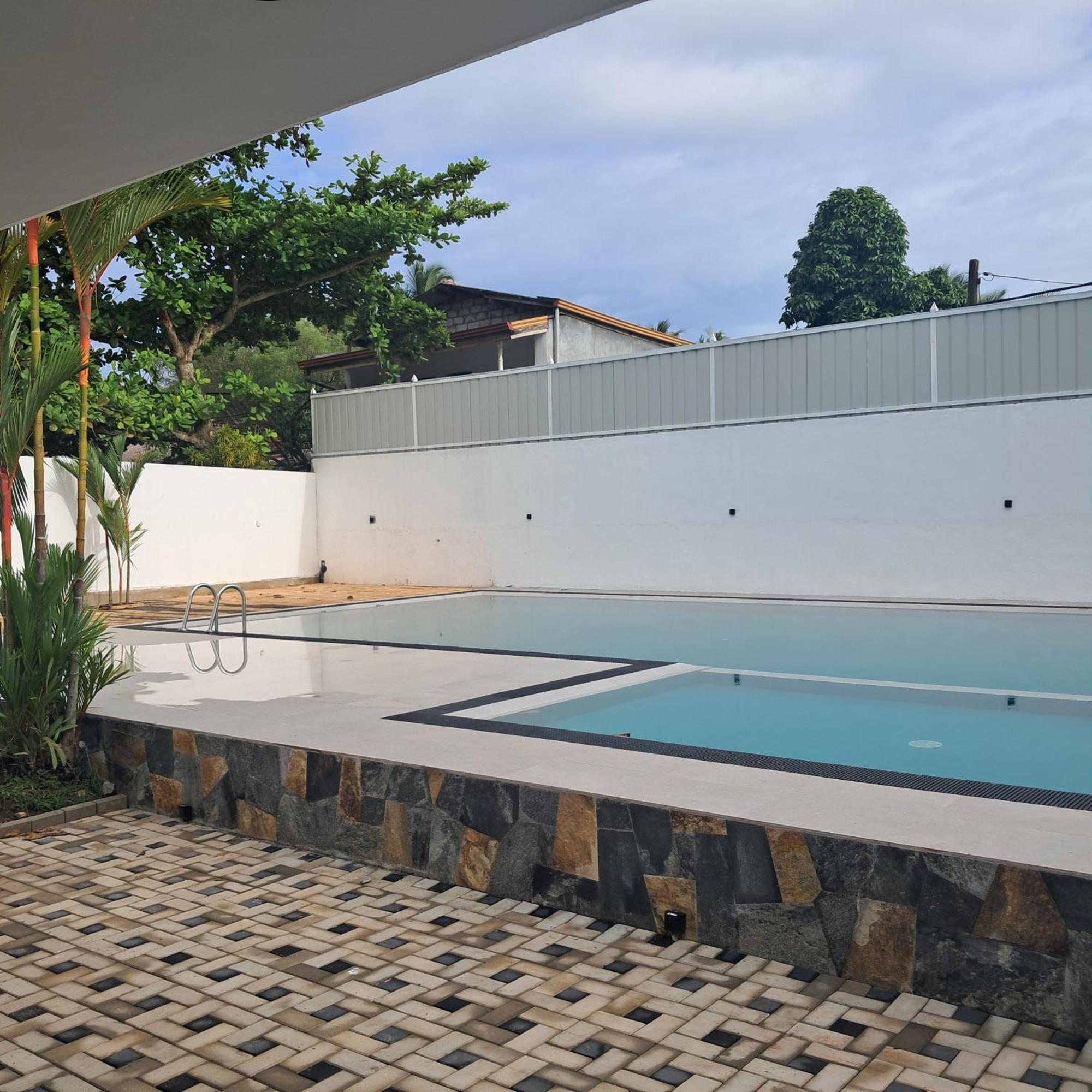 Banco Villa Beruwala Exterior foto