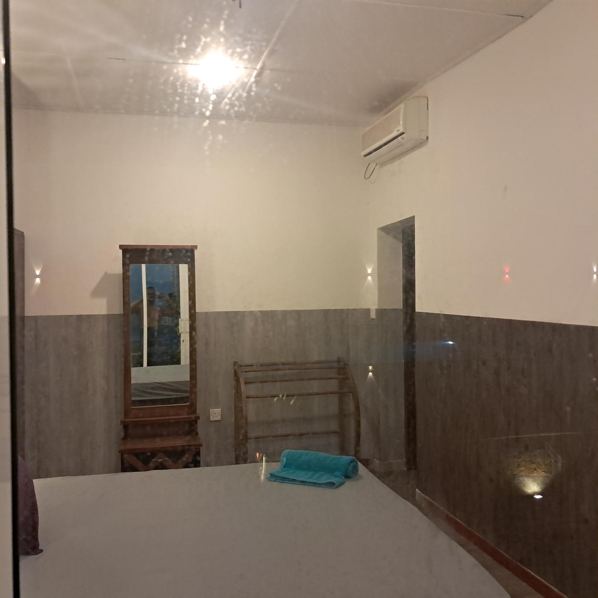 Banco Villa Beruwala Exterior foto
